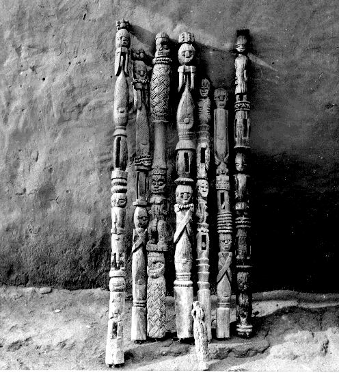 Uxurhe Ancestral Staffs